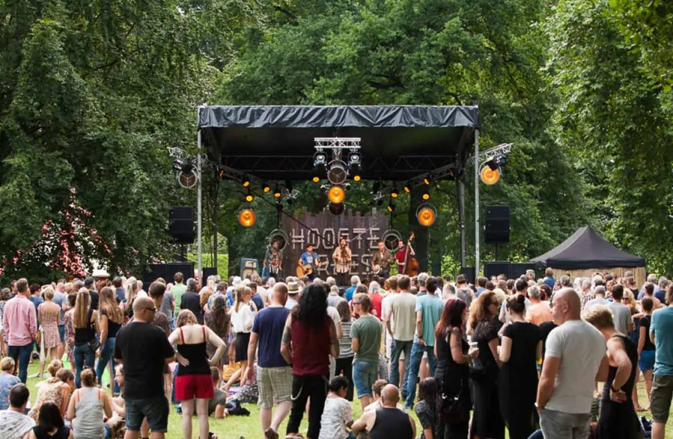 Festivals in Deventer: Wanneer kun je de lokale sfeer het beste ervaren?
